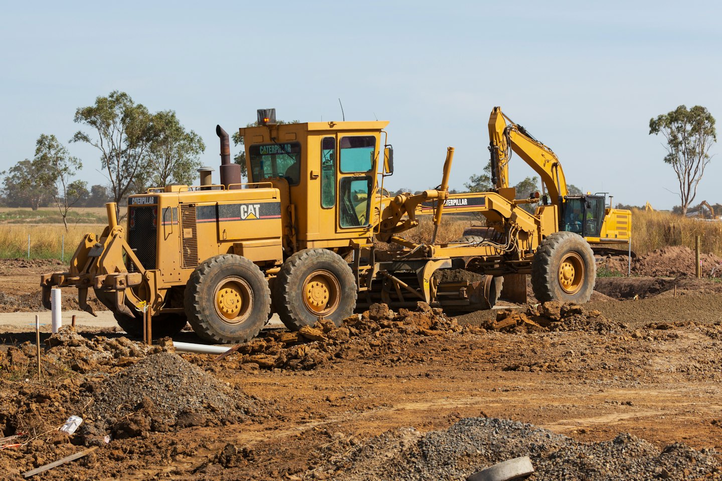 Máquinas em serviço de preparação de terreno
